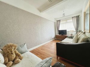 Bedroom 2/sitting room - click for photo gallery